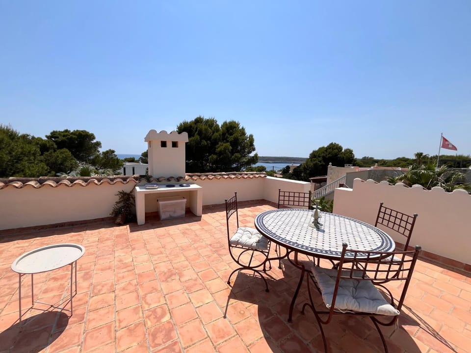 Property building, Balcony/Terrace, Living room