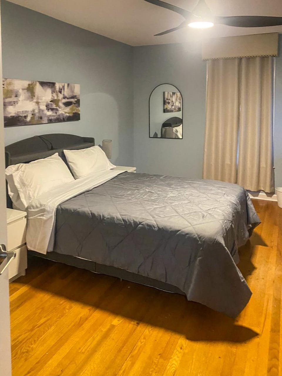 Photo of the whole room, Bedroom