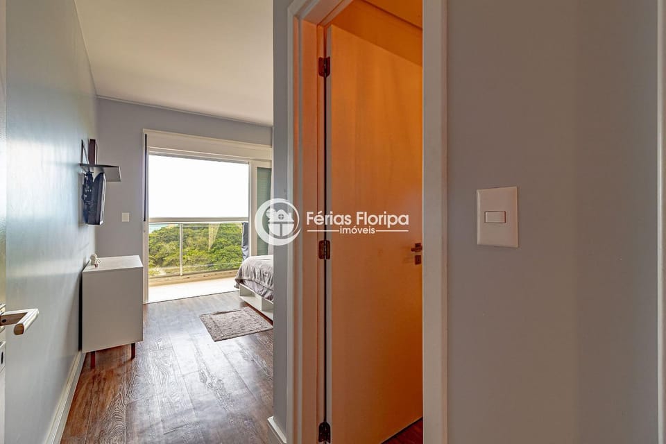 Exclusivo Frente Mar com Vista para Ilha do Campeche Apartment in Florianopolis