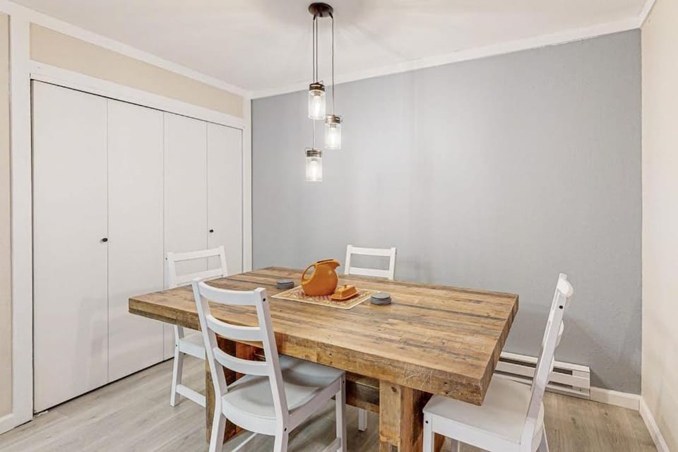 Condo with private beach pool access fireplace WiFi and nearby amenities House in Tahoe Vista