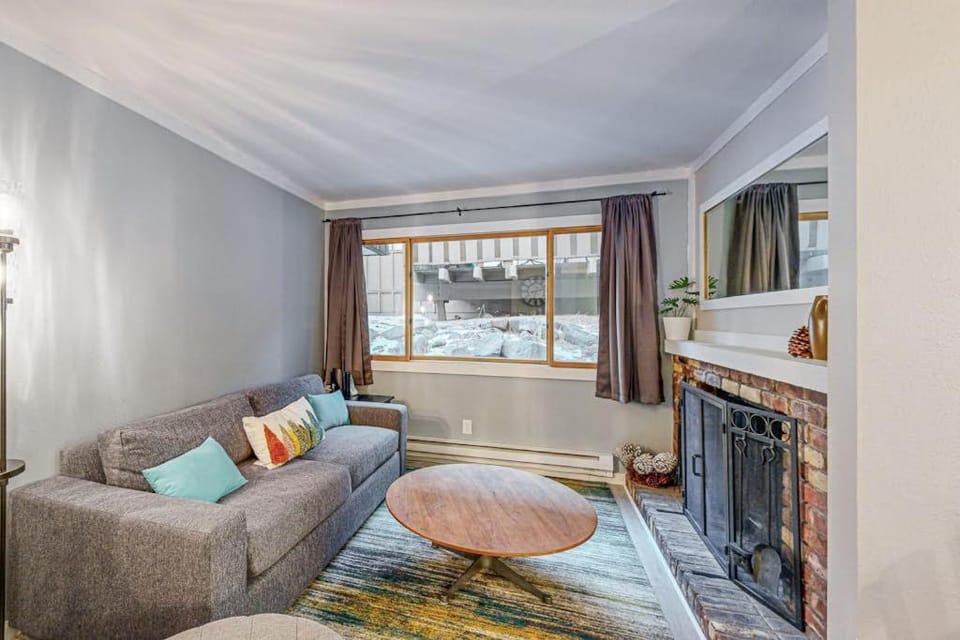 Condo with private beach pool access fireplace WiFi and nearby amenities House in Tahoe Vista