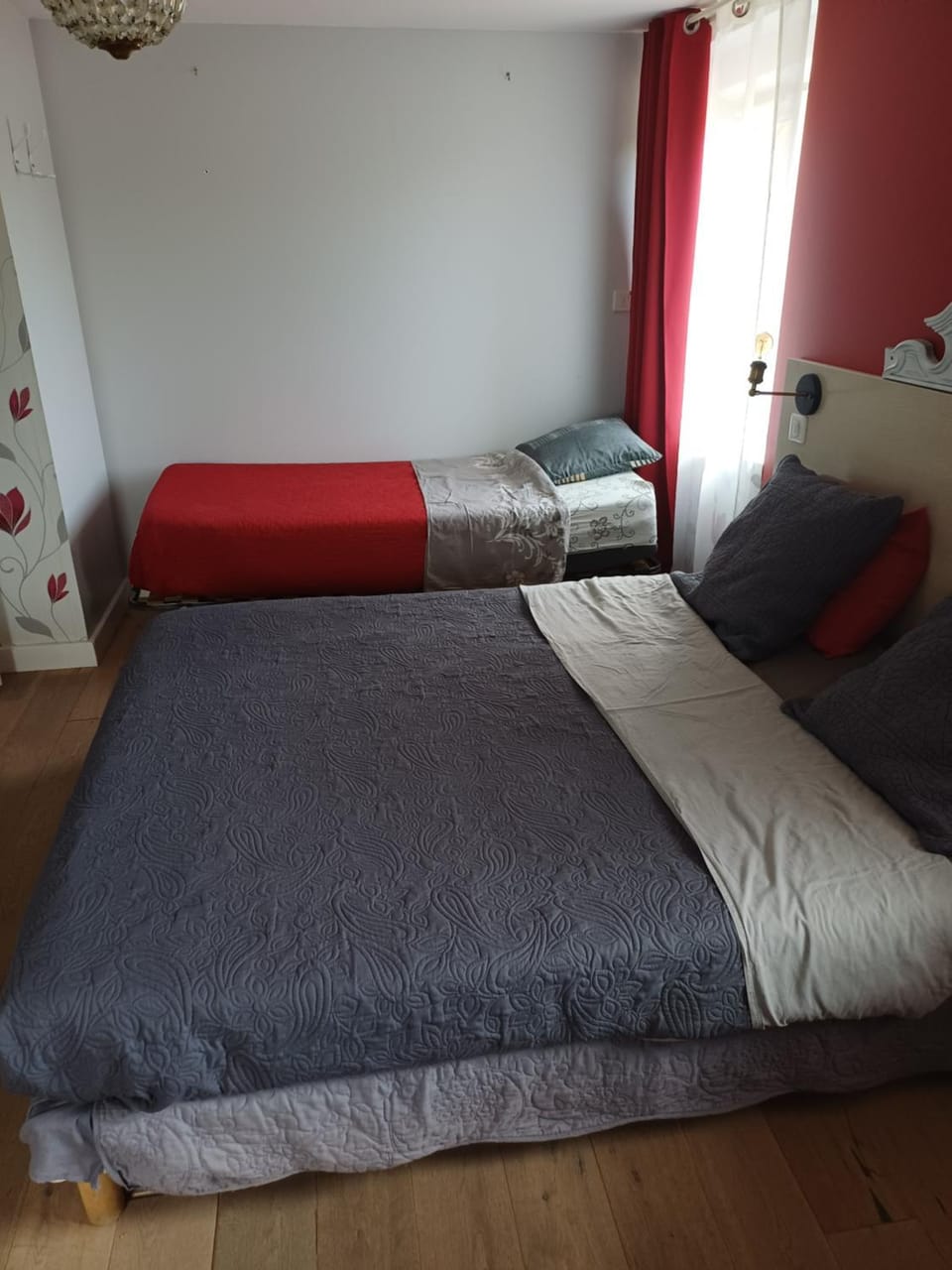 Bed, Photo of the whole room, Bedroom
