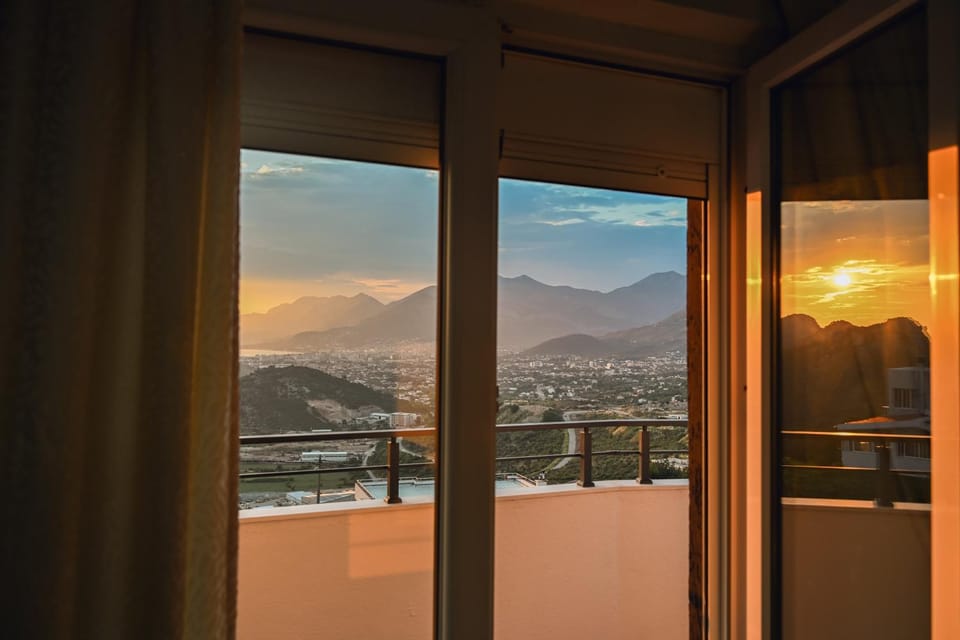 View (from property/room), City view, Sea view