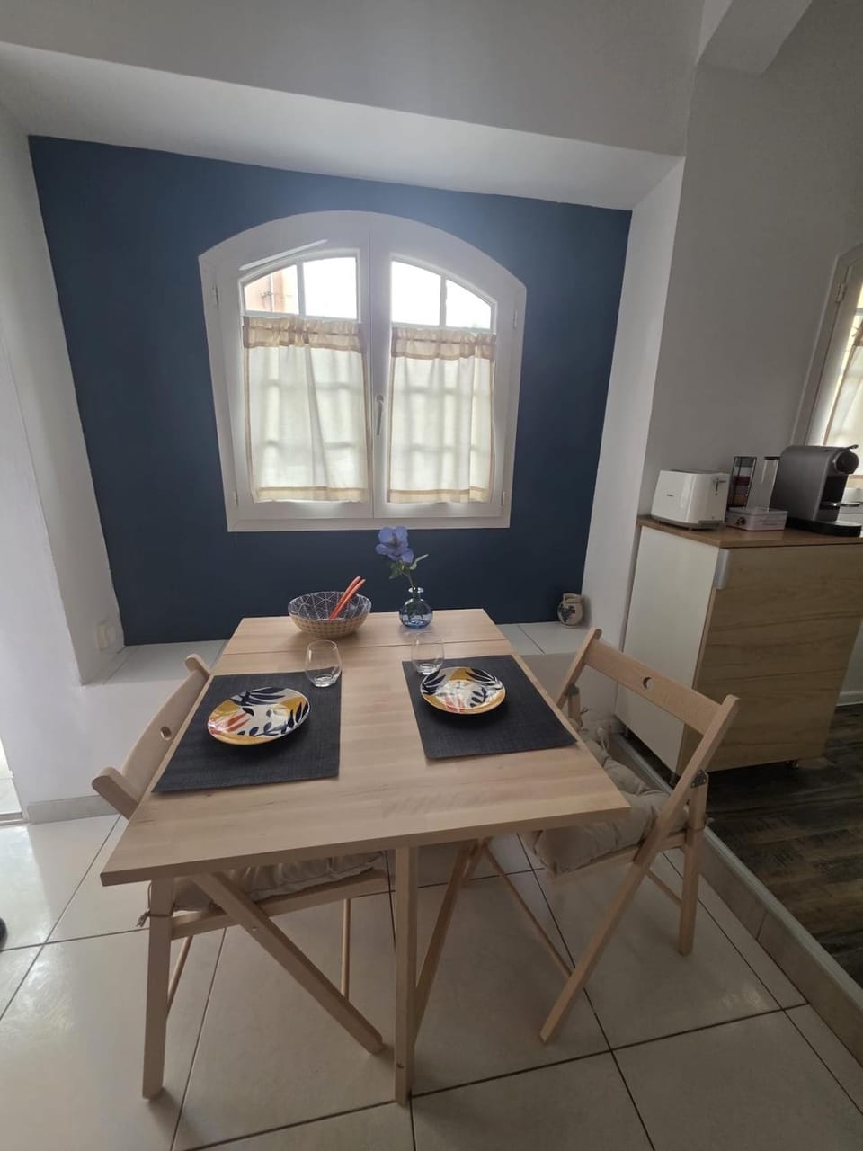 Seating area, Dining area