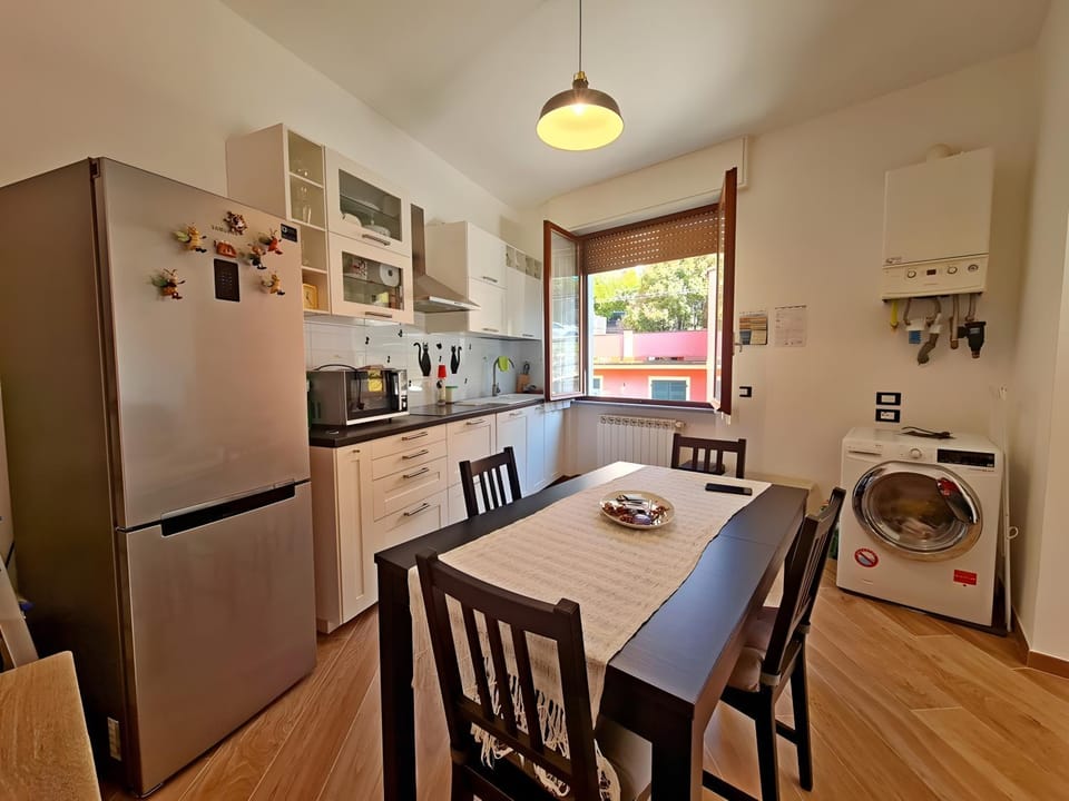 Property building, Kitchen or kitchenette, Living room