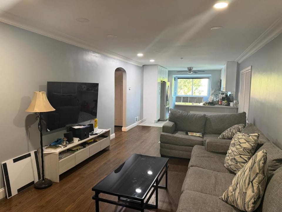 Midway airport Apartment in Burbank