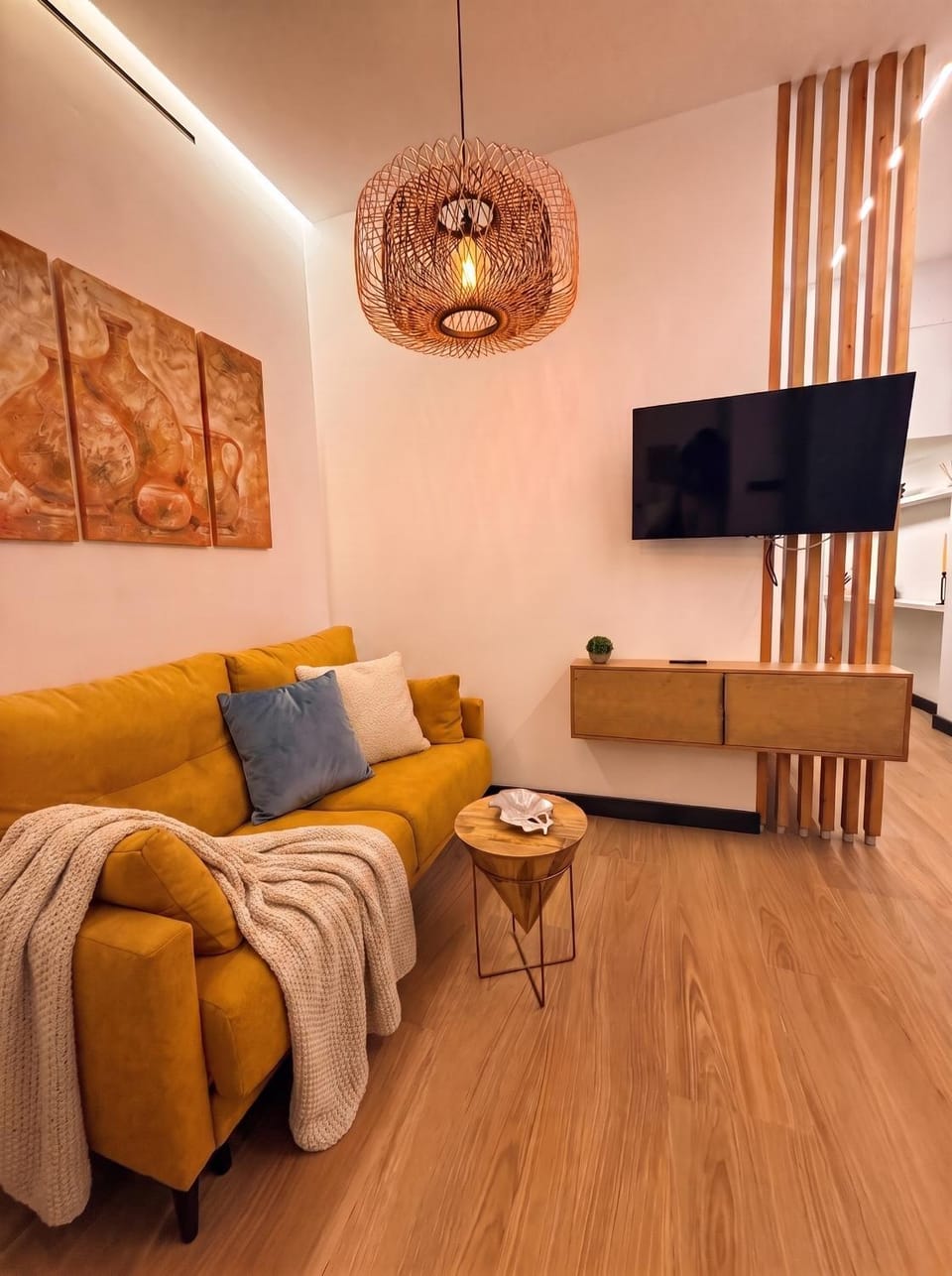 TV and multimedia, Living room, Seating area