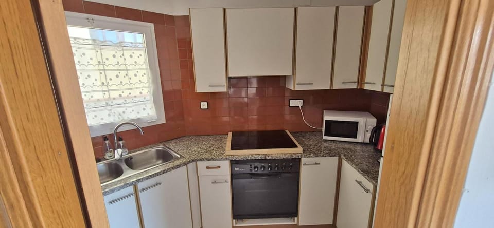 APTO JOEL A 50 mtr. DE LA PLAYA Apartment in L'Escala