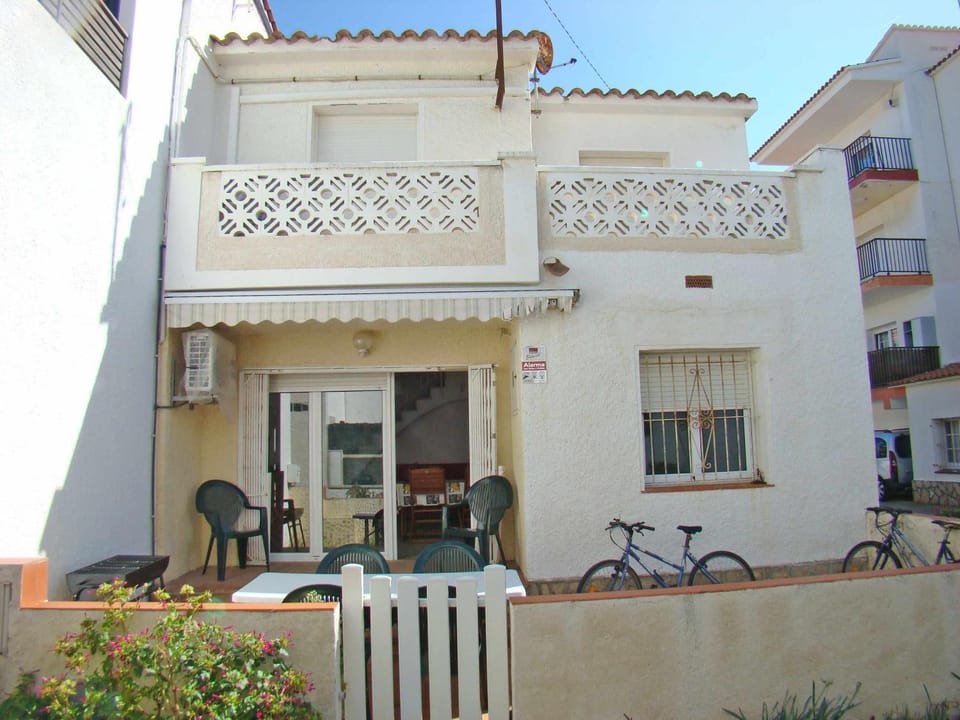 Casa Alarcón A 50 Metros De La Playa House in L'Escala