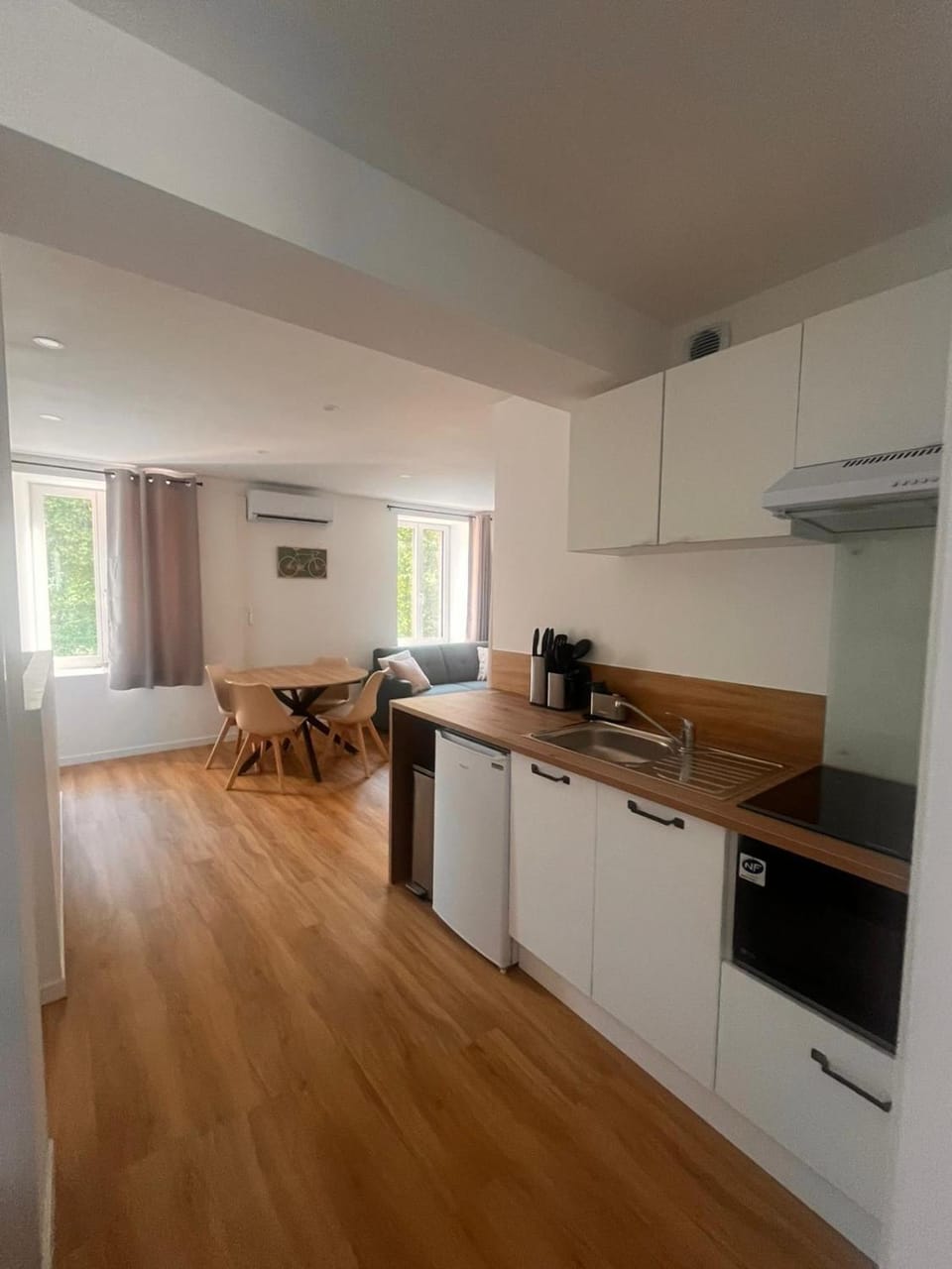Kitchen or kitchenette, stove