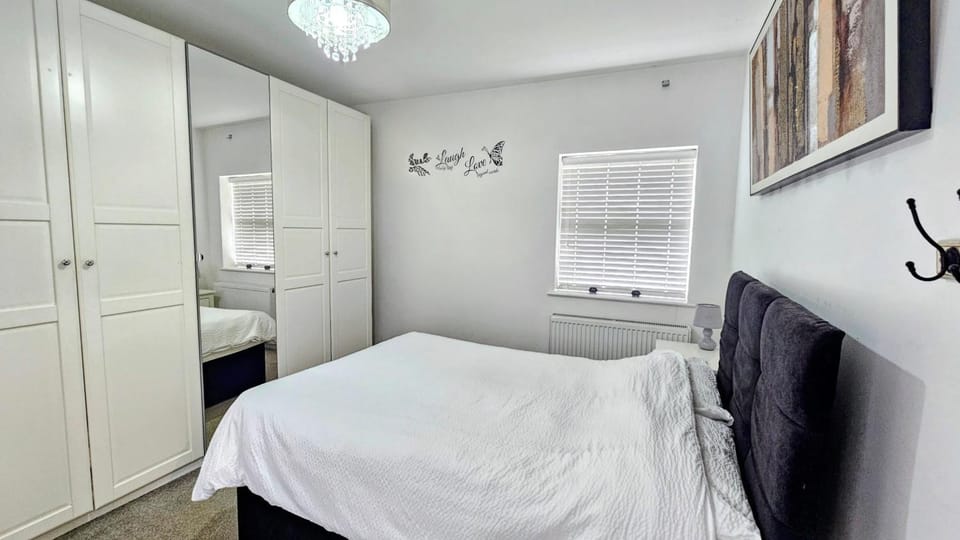 Bedroom, wardrobe