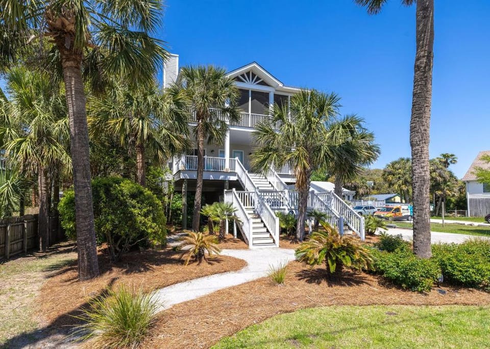 East Arctic Avenue 0512 - Conched Out House in Folly Beach
