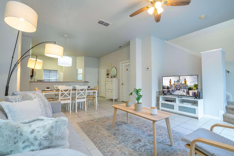 Cozy 3BR Townhome - Pool - Bella Vida Resort House in Kissimmee