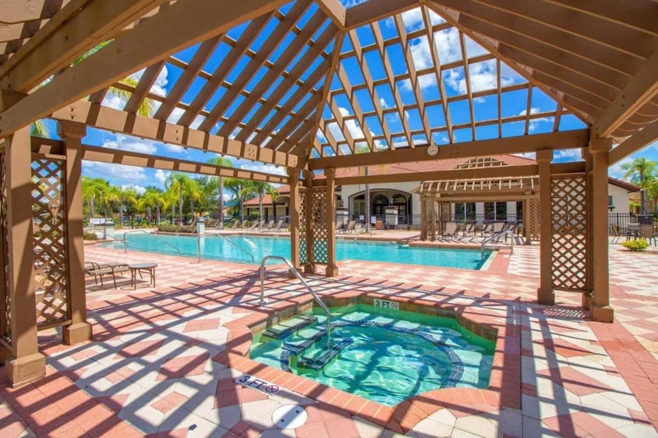 Cozy 3BR Townhome - Pool - Bella Vida Resort House in Kissimmee