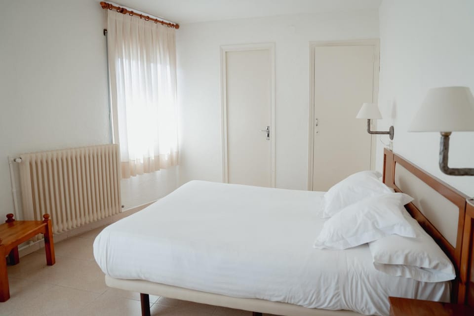 Hostal Bertran Bed and Breakfast in Pallars Jussà