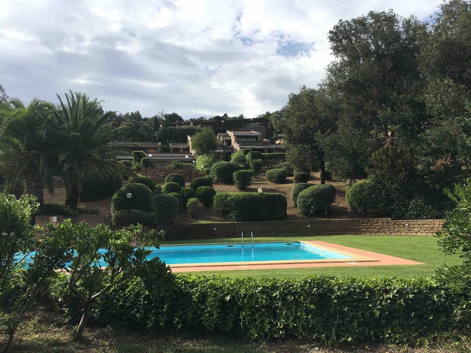 Property building, Swimming pool