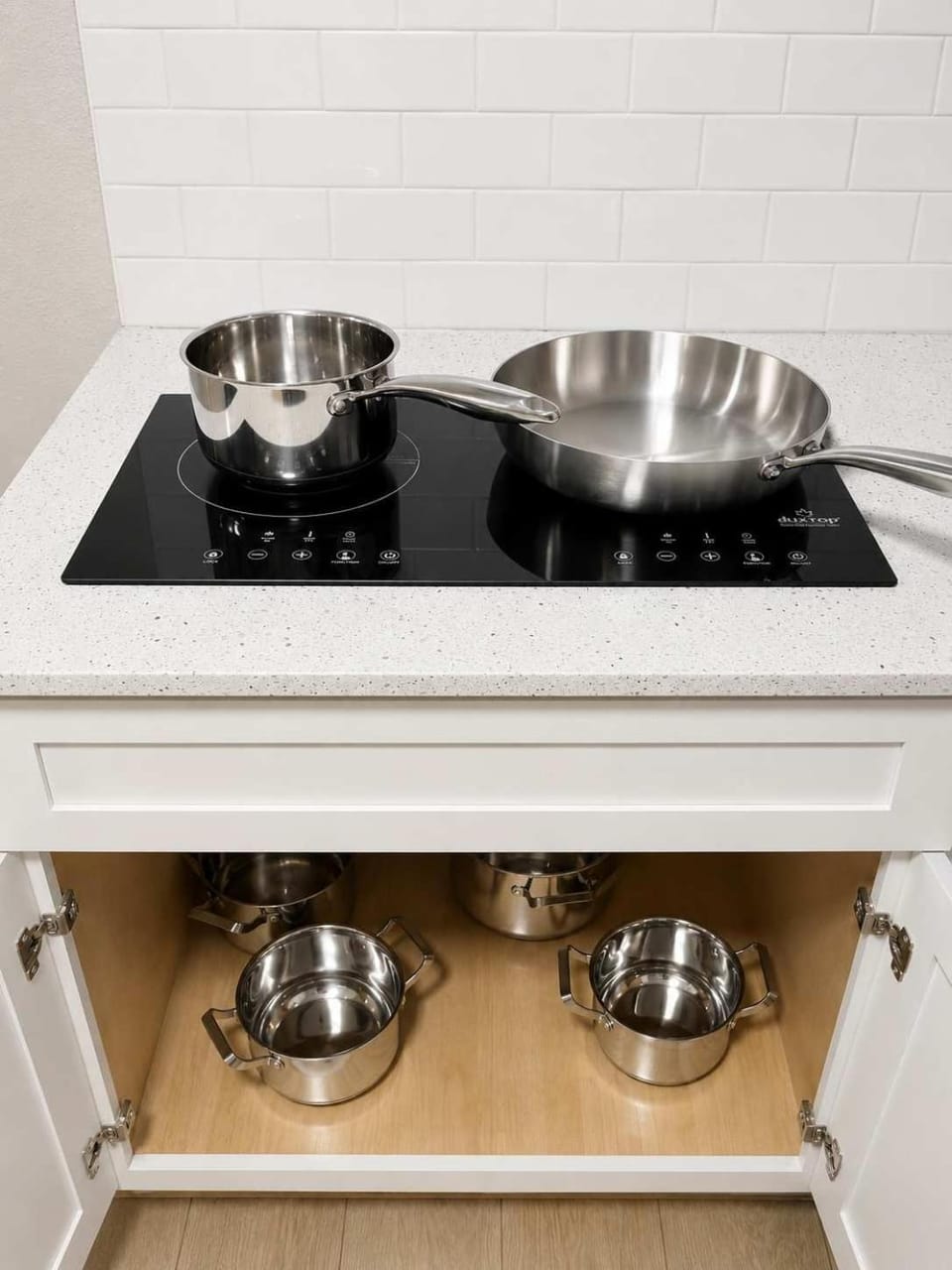 Bishop Arts Studio with Parking, Washer & Dryer, and TV Apartment in Dallas