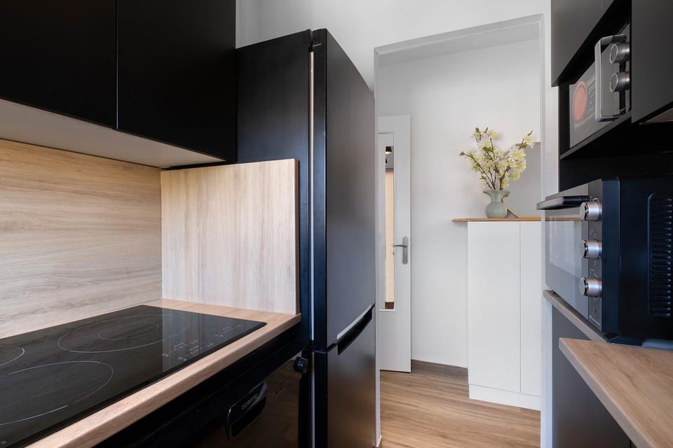 Kitchen or kitchenette, Living room