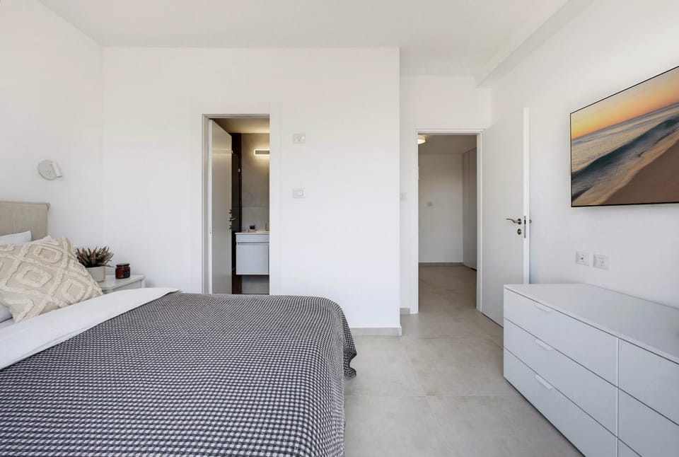 Jerusalem Crown Penthouse Luxury Duplex Balcony & Mamad Apartment in Jerusalem
