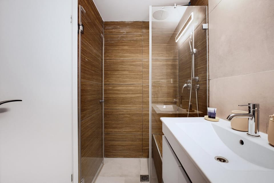Jerusalem Crown Penthouse Luxury Duplex Balcony & Mamad Apartment in Jerusalem