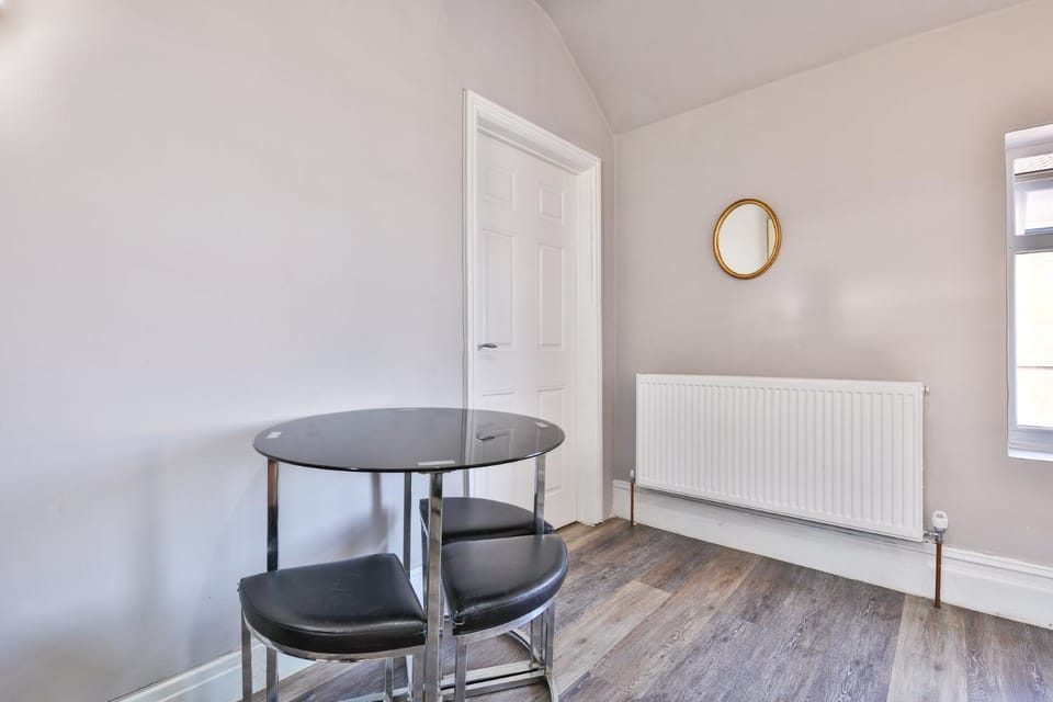 Sleek & Sunlit 1-Bed Apartment in Cardiff Apartment in Cardiff