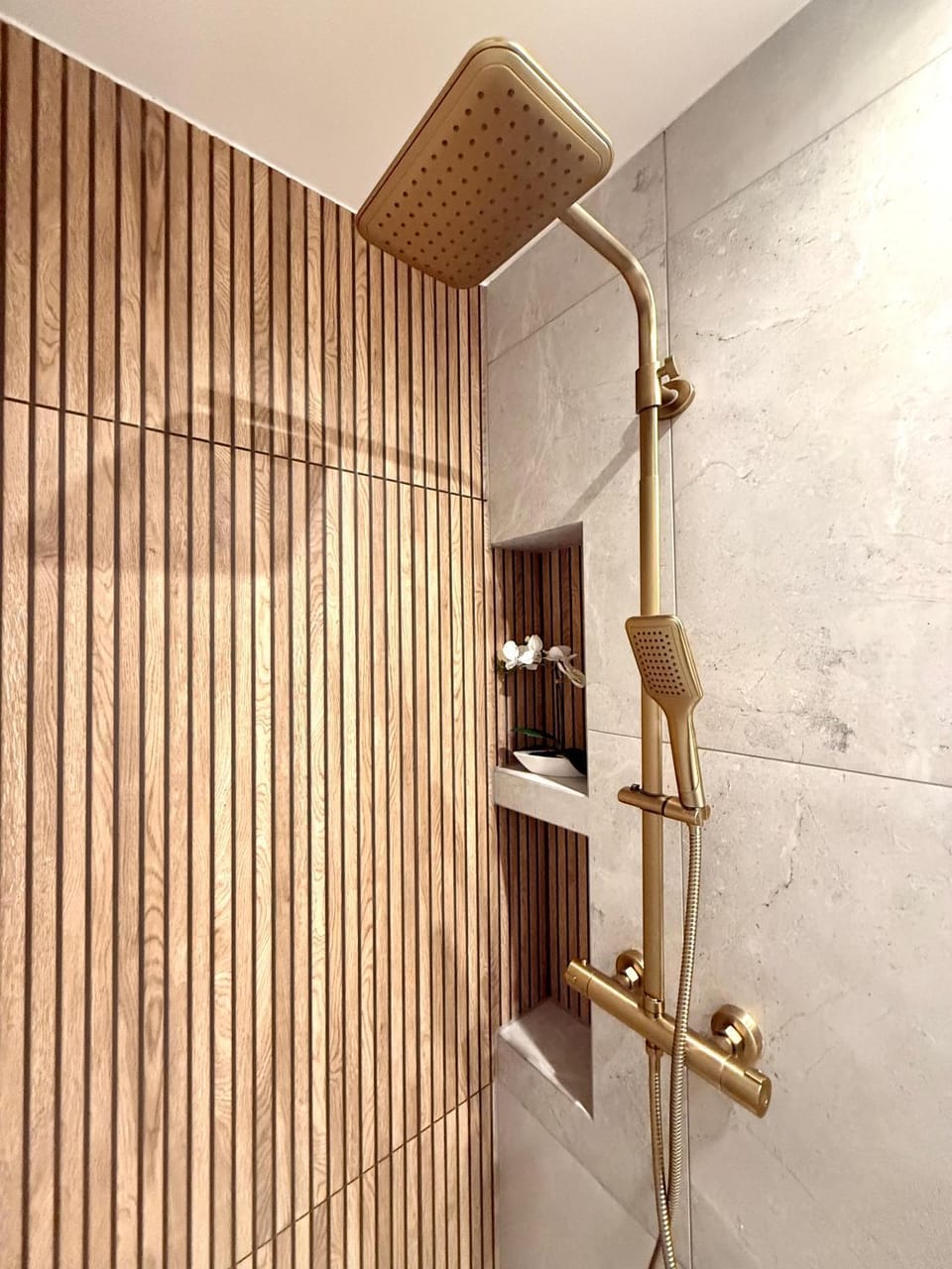 NEU Goldstadt Prestige Suite - Modern und Central Apartment in Pforzheim