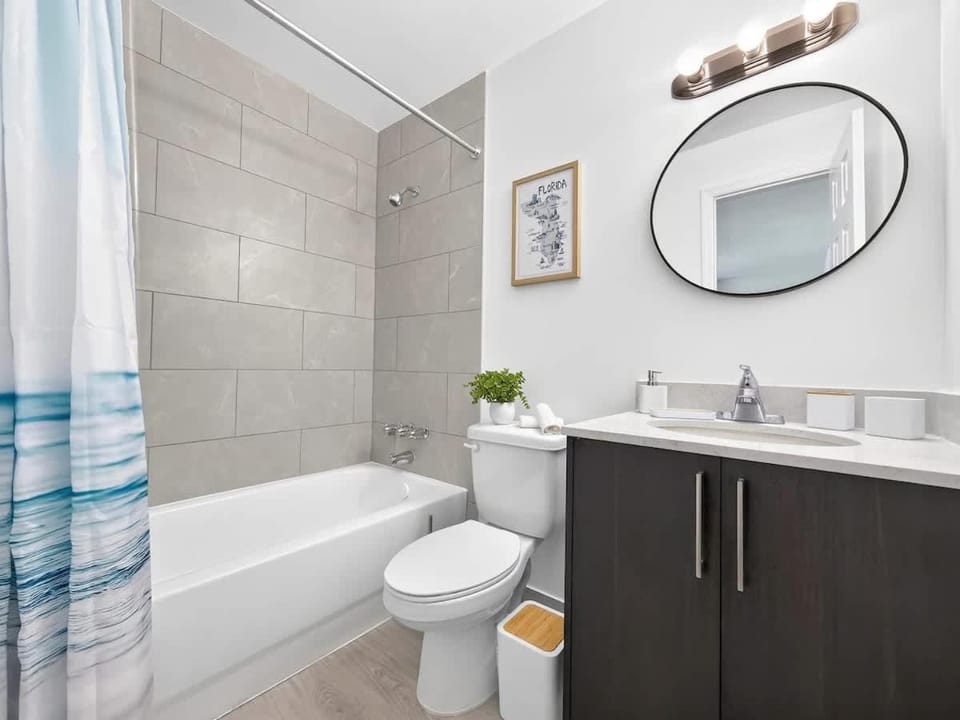 Cozy 2BR Near Beach Airport & Cruise Port Apartment in Dania Beach