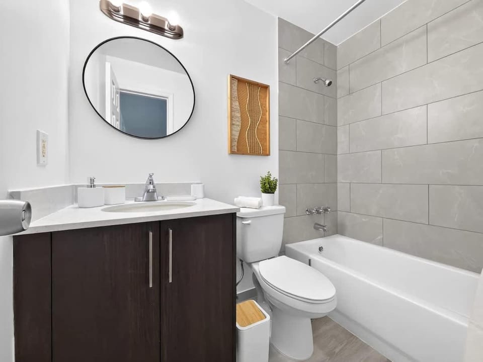 Renovated 2BR Near Beach Airport and Las Olas Apartment in Dania Beach