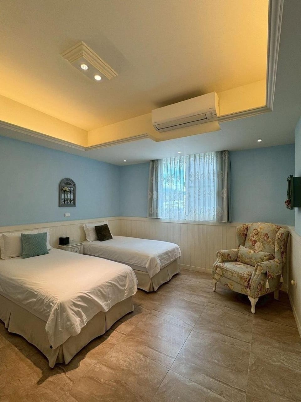 Bed, Photo of the whole room, Bedroom, air conditioner