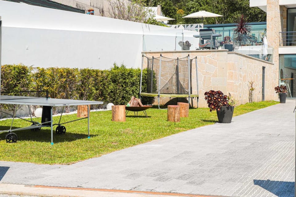 Garden, Table tennis