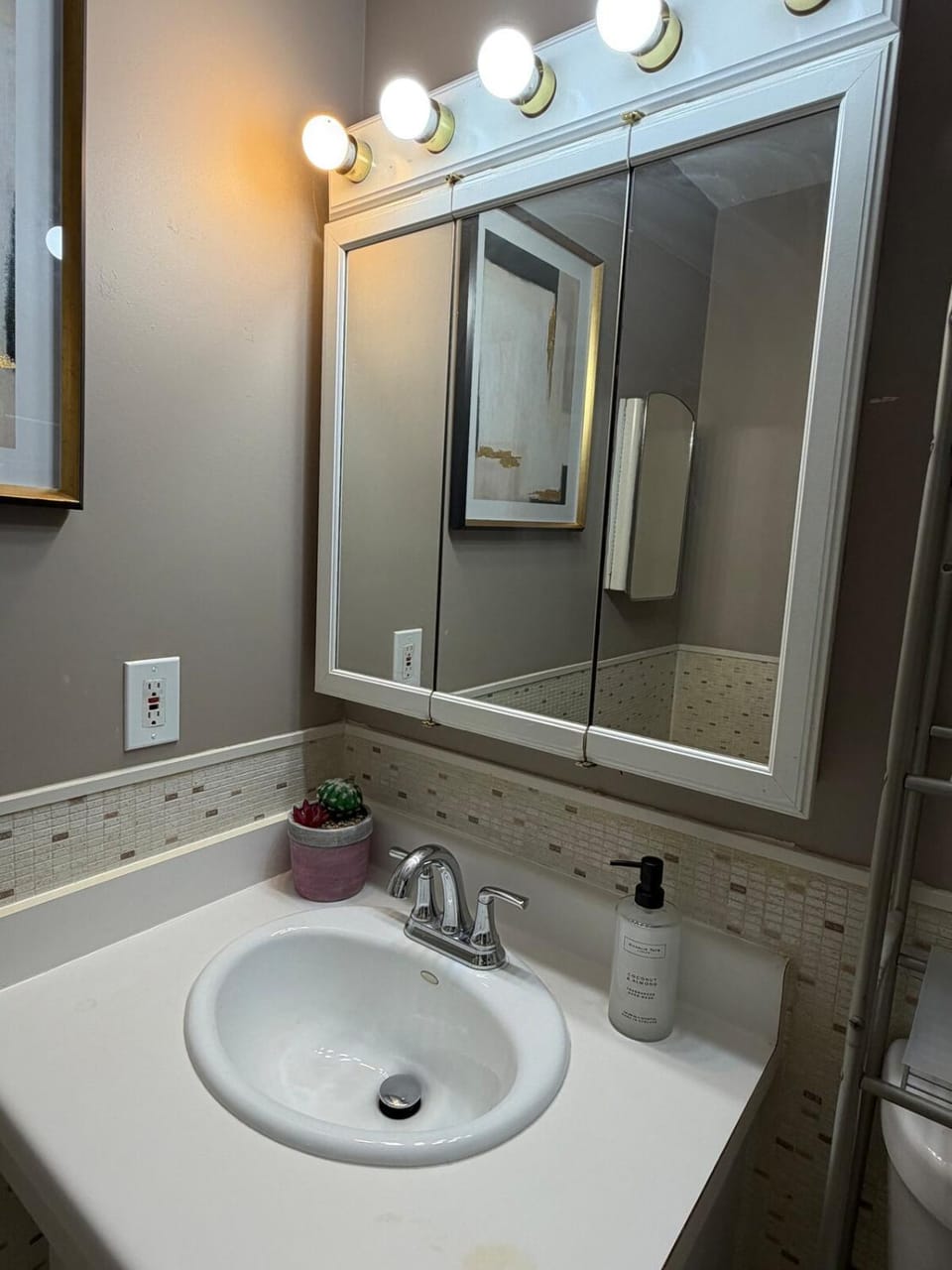 3BR Townhouse Perfect for Traveling professionals Apartment in Flint