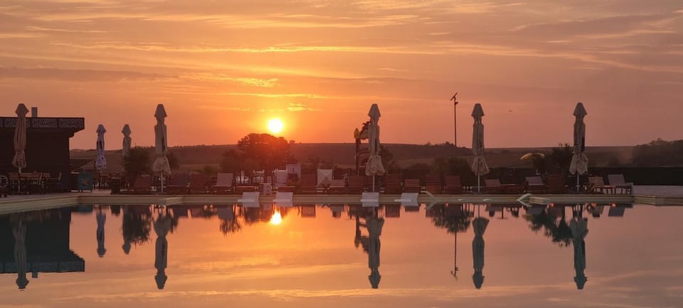 Area and facilities, Swimming pool, Sunset