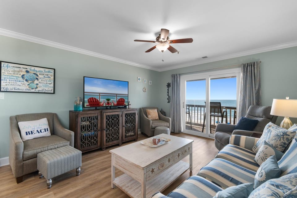 Day, TV and multimedia, View (from property/room), Balcony/Terrace, Living room, Seating area, Sea view, furniture