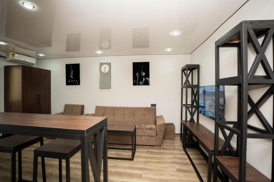 Yerevan City Center, Surb Grigor Lusavorich 3 Street Apartment in Yerevan