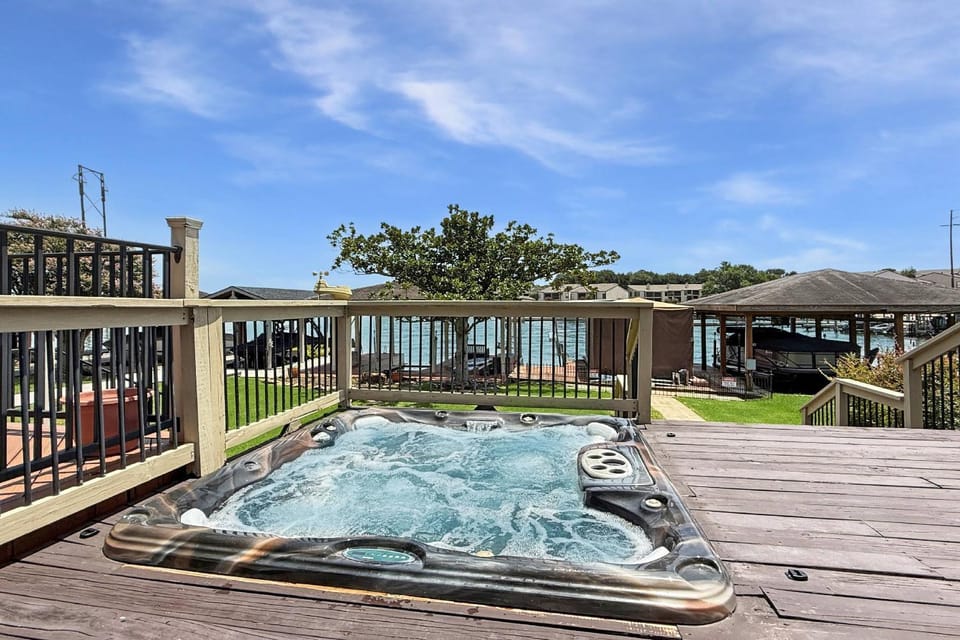 Capetown House in Lake Conroe