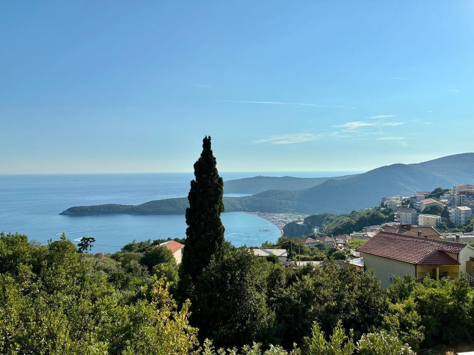 View (from property/room), Mountain view, Sea view