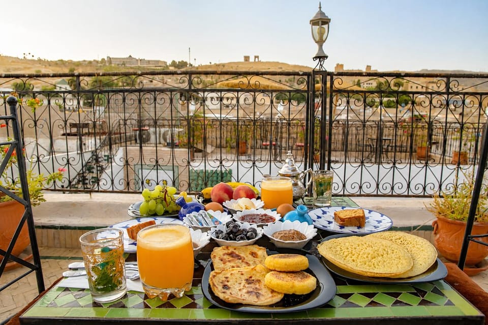 Patio, Day, View (from property/room), Balcony/Terrace, Food and drinks, Dining area, Food, Shopping Area, Breakfast, Continental breakfast, Lunch, Dinner, Drinks