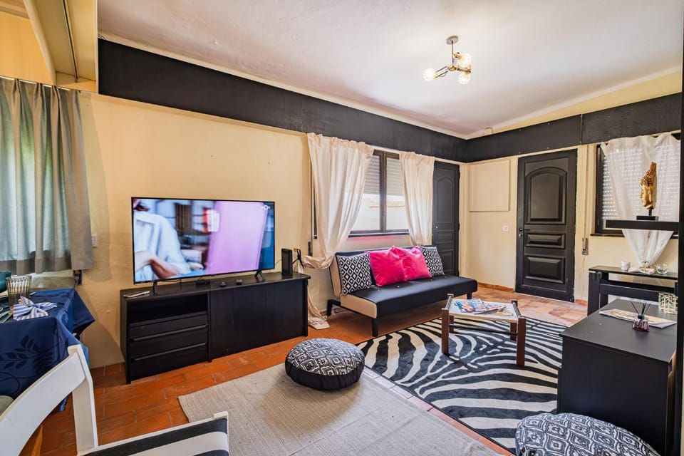 Communal lounge/ TV room, Living room