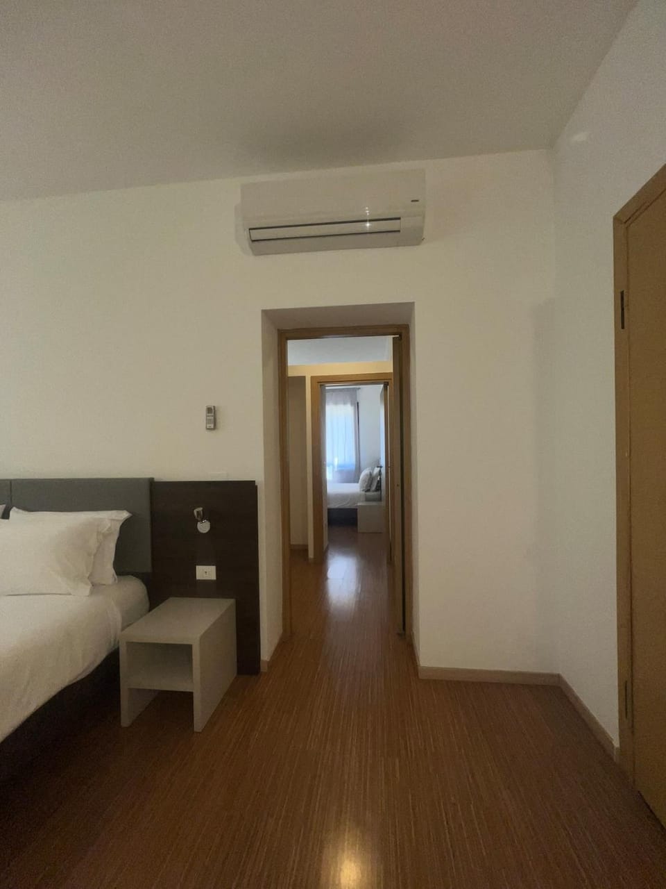 2 Venice rooms Hotel Piazza Ferretto, M9 Museum, Duomo,Teatro Toniolo, Airport, Wi Fi, Central City, Family, Group Friends Apartment in Venice