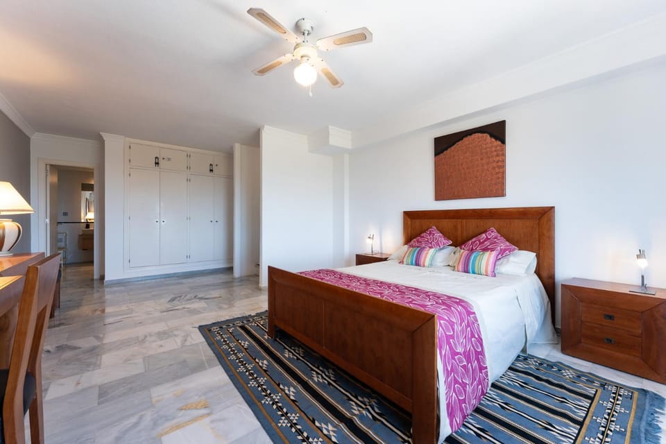 CT 413 - Faro's La Suite Panoramica -Forest Hills Estepona Apartment in Costa del Sol