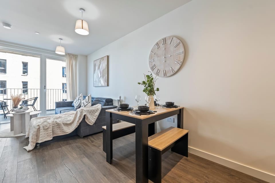 Modern 1BR Direct to Wembley Sleeps 4 Apartment in Harrow