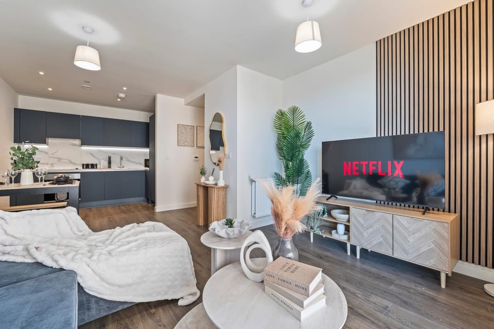 Modern 1BR Direct to Wembley Sleeps 4 Apartment in Harrow
