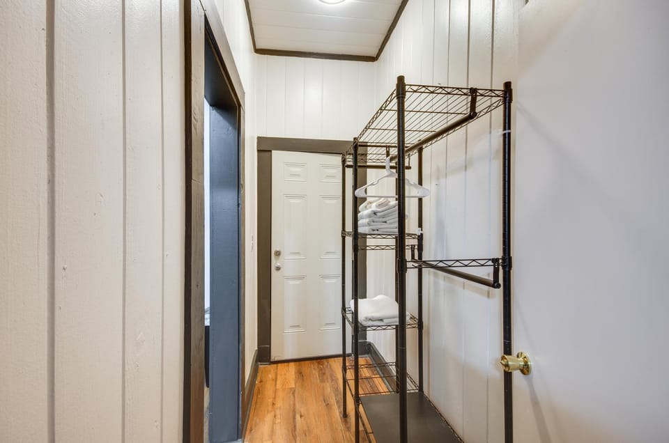 1 Mi to Dtwn! Family-Friendly Retreat in Greenwood House in Mississippi