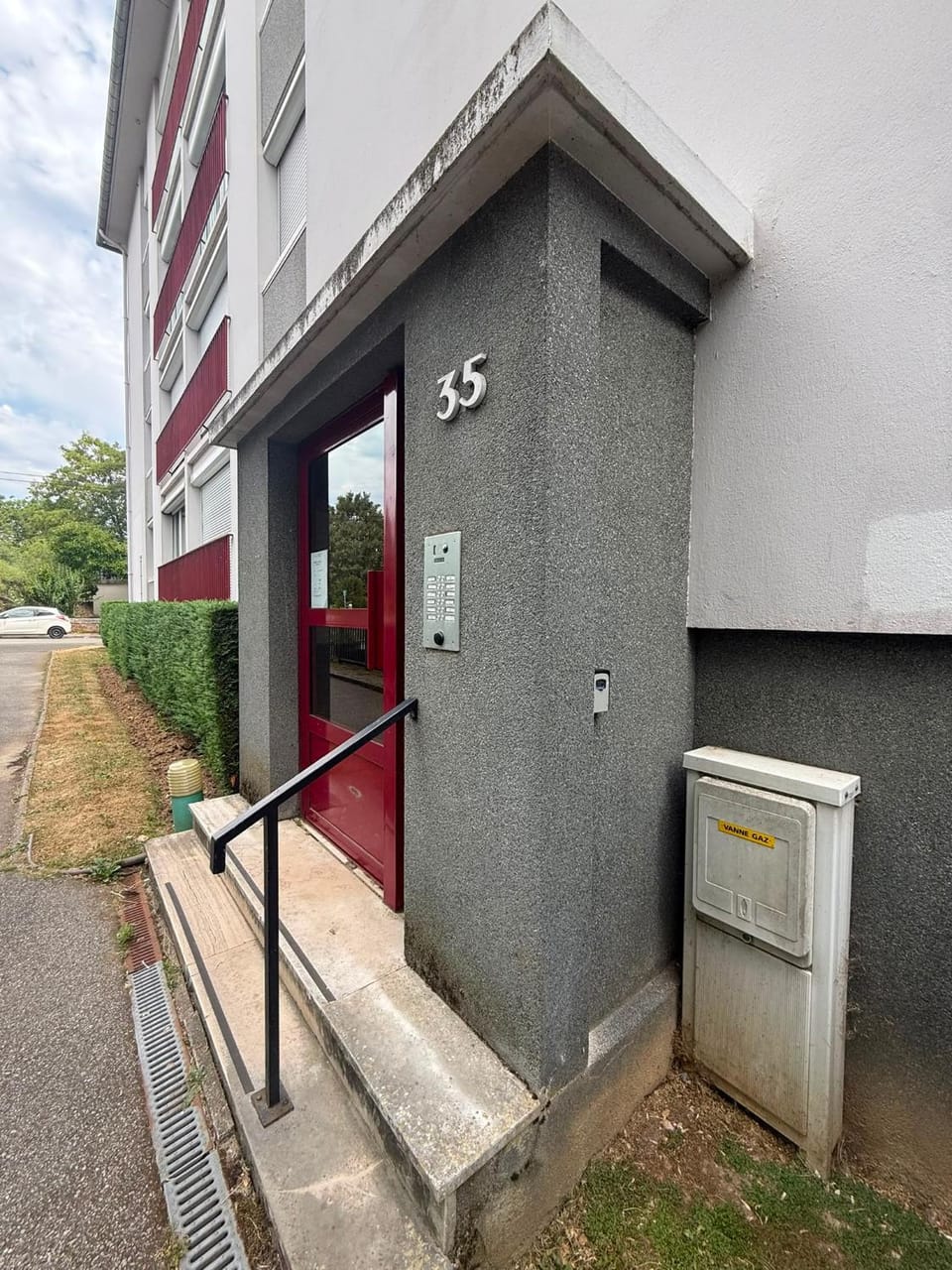 Property building, Day