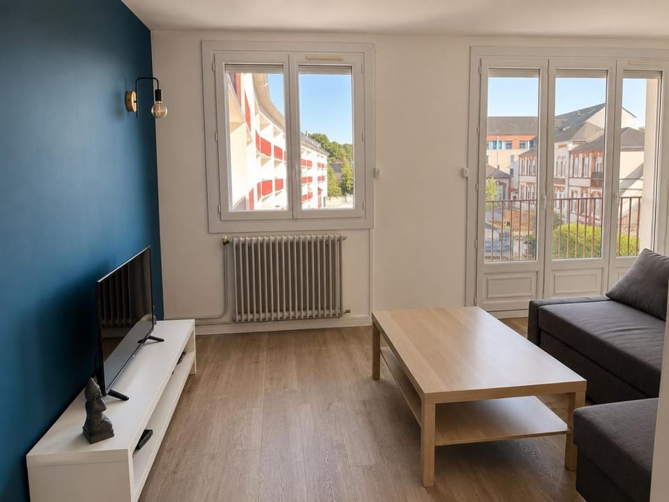 Communal lounge/ TV room, Living room