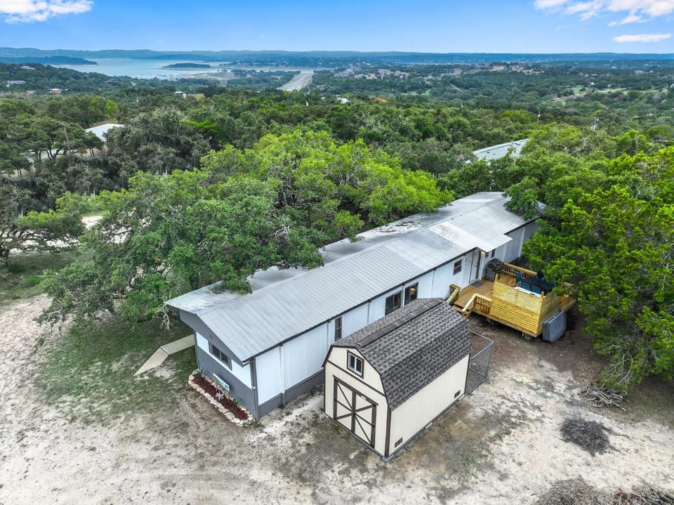 Bluebonnet Hill House in Canyon Lake