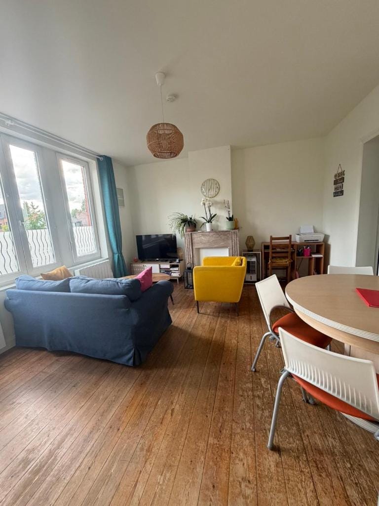 Living room, Seating area, Dining area