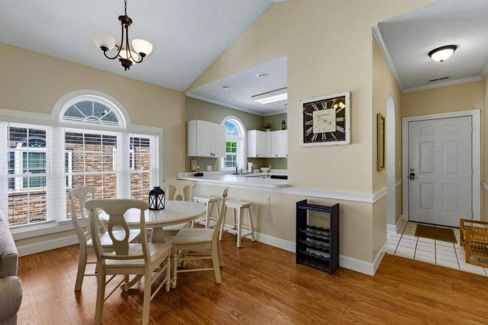 Spacious 2BR Riverwalk Condo Close to Dining and Shops Apartment in Socastee