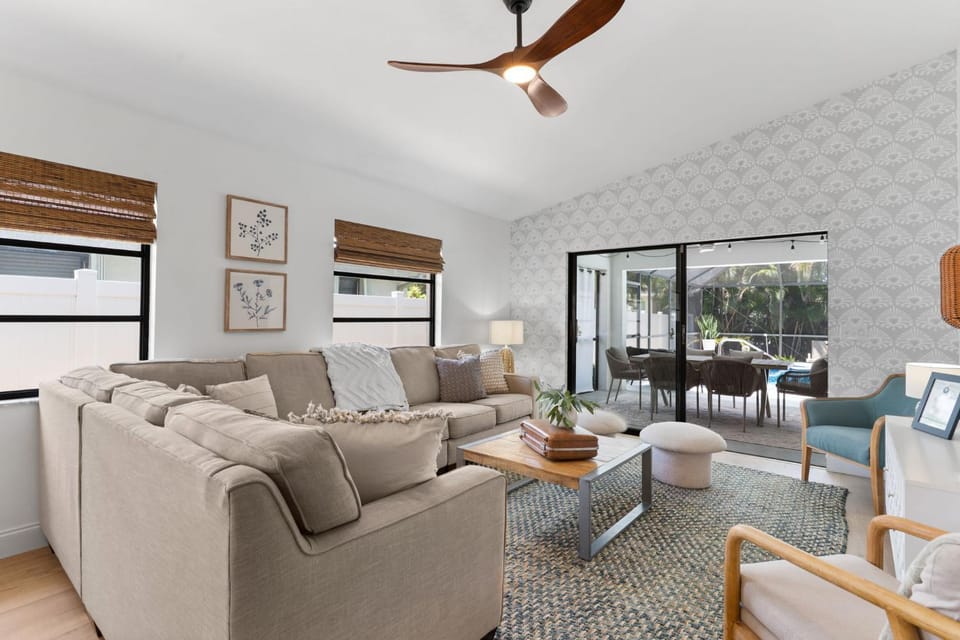 Renovated Naples Home l Near Vanderbilt Beach House in Naples Park