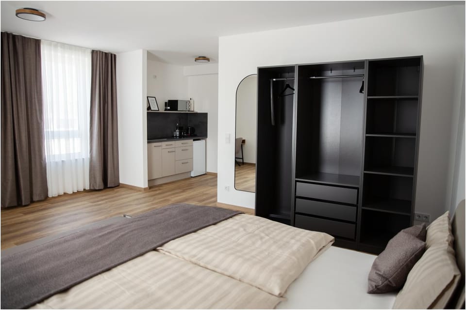 Bed, Kitchen or kitchenette, Bedroom, wardrobe